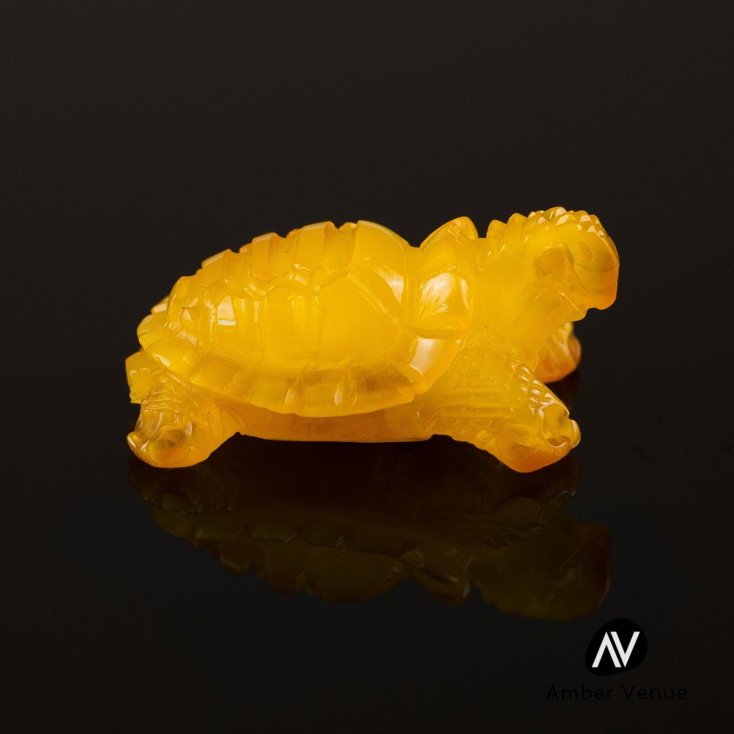 Mini Statue Turtle Baltic Amber