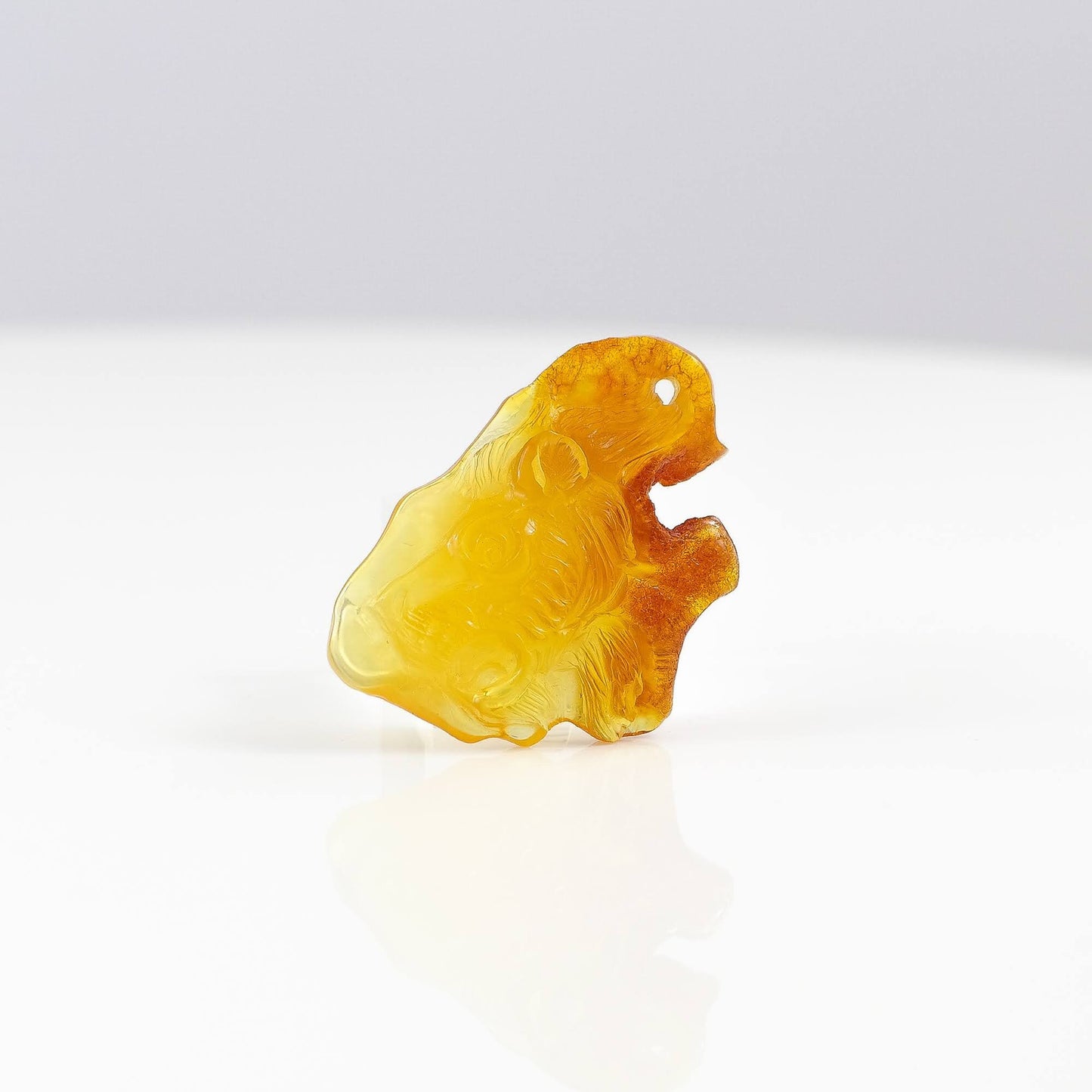 BAltic Amber Carving Lion